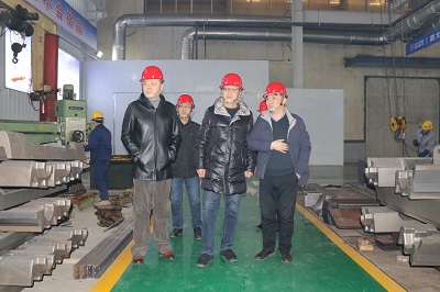 王书记深入机械制造调研指导1.jpg 王书记深入机械制造调研指导1.jpg