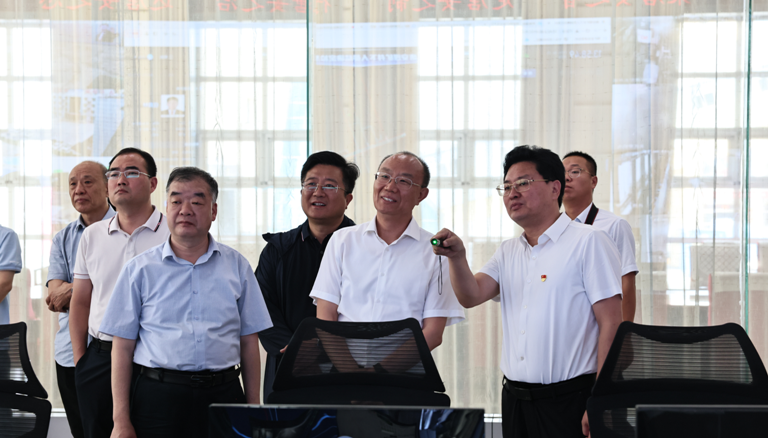 张宏一行深入唐安煤矿调研.png 张宏一行深入唐安煤矿调研.png