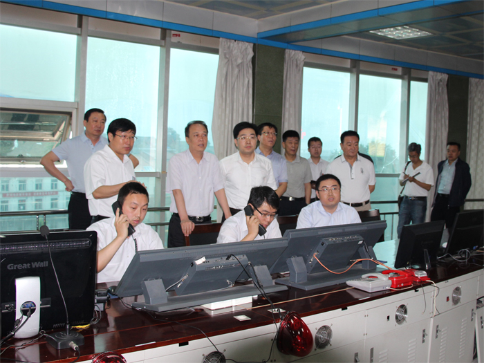 2015-6-24-刘润民在大阳调研_.JPG
